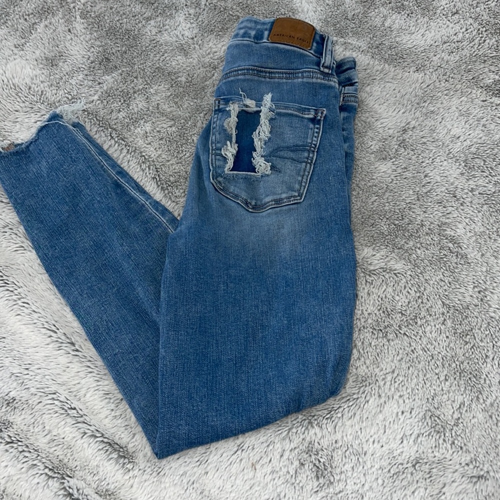 American Eagle size 00 short ripped jeans - Picture 4 of 8